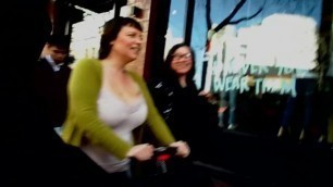 BootyCruise: Downtown Mom Cam