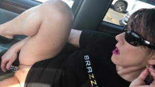 BUBBLE BUTT MILF DILDO BUSY PARKING LOT SQUISHY PUSSY