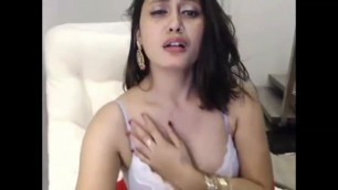 Bhabhi masturbating live