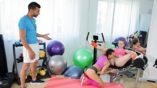 Fitness Rooms - Milf and petite nymph gym threesome with Billie Star Lady Bug