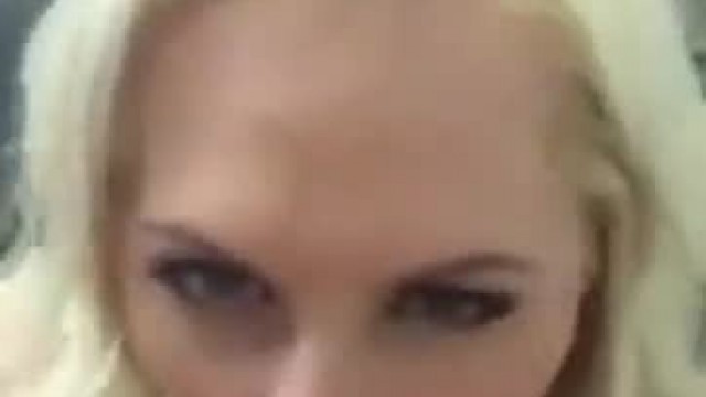 Who is she? Gorgeus MILF blonde amateur blowjob